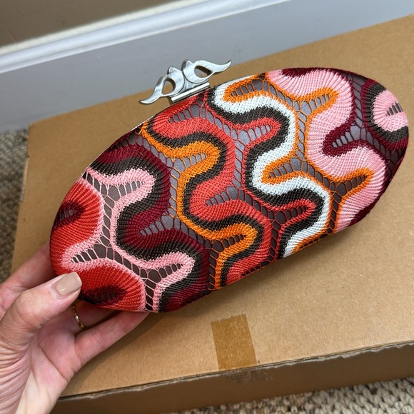 Abbacino clutch. ❤️🩷🤎🧡 - Picture 2 of 13